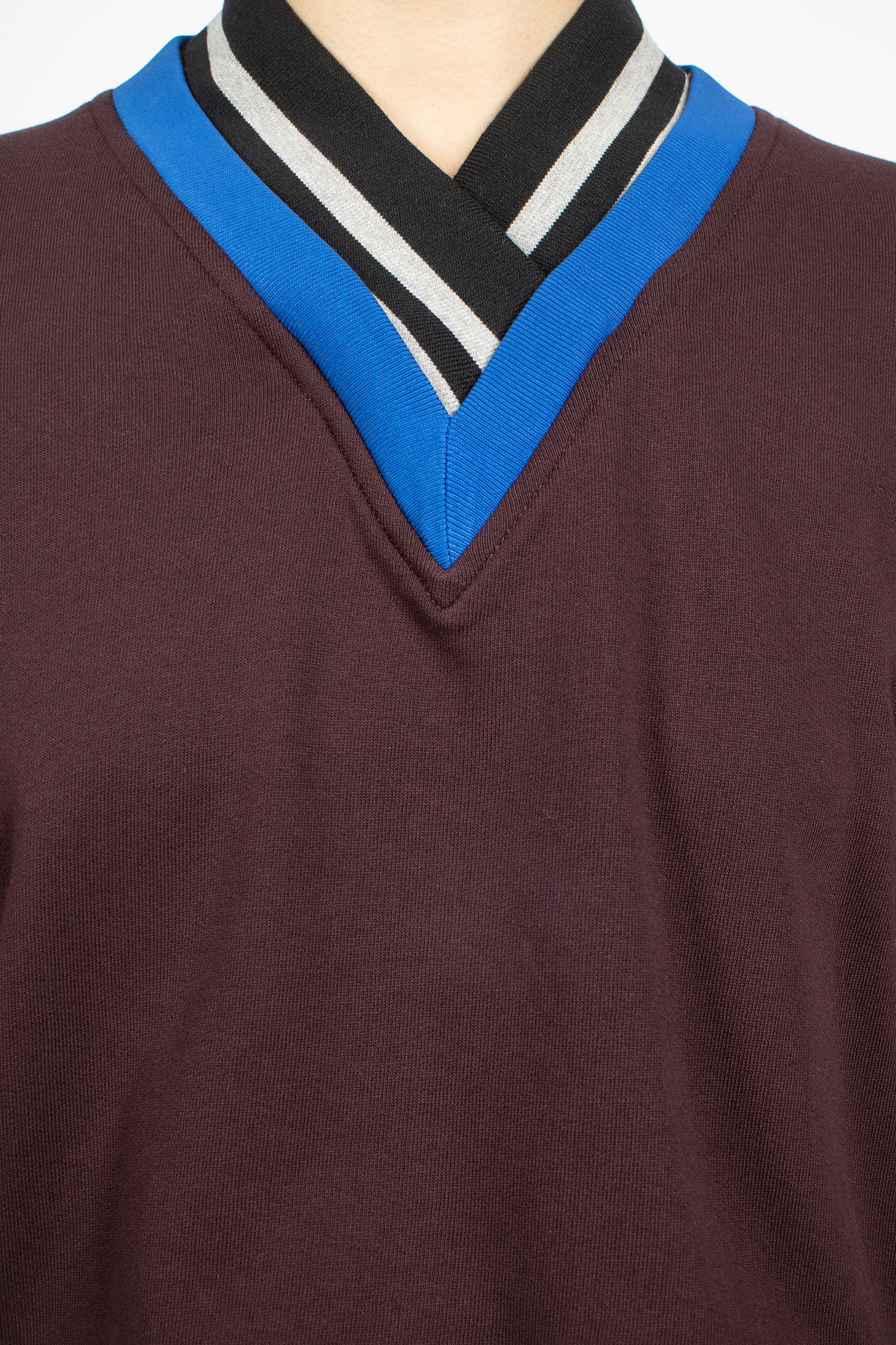 Contrast V-Neck Sweatshirt Burgundy