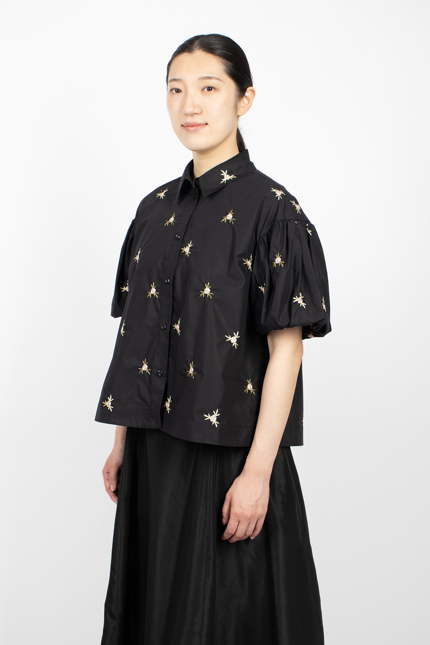 Cropped Rosebud Puff Sleeve Lace Trim Shirt Black