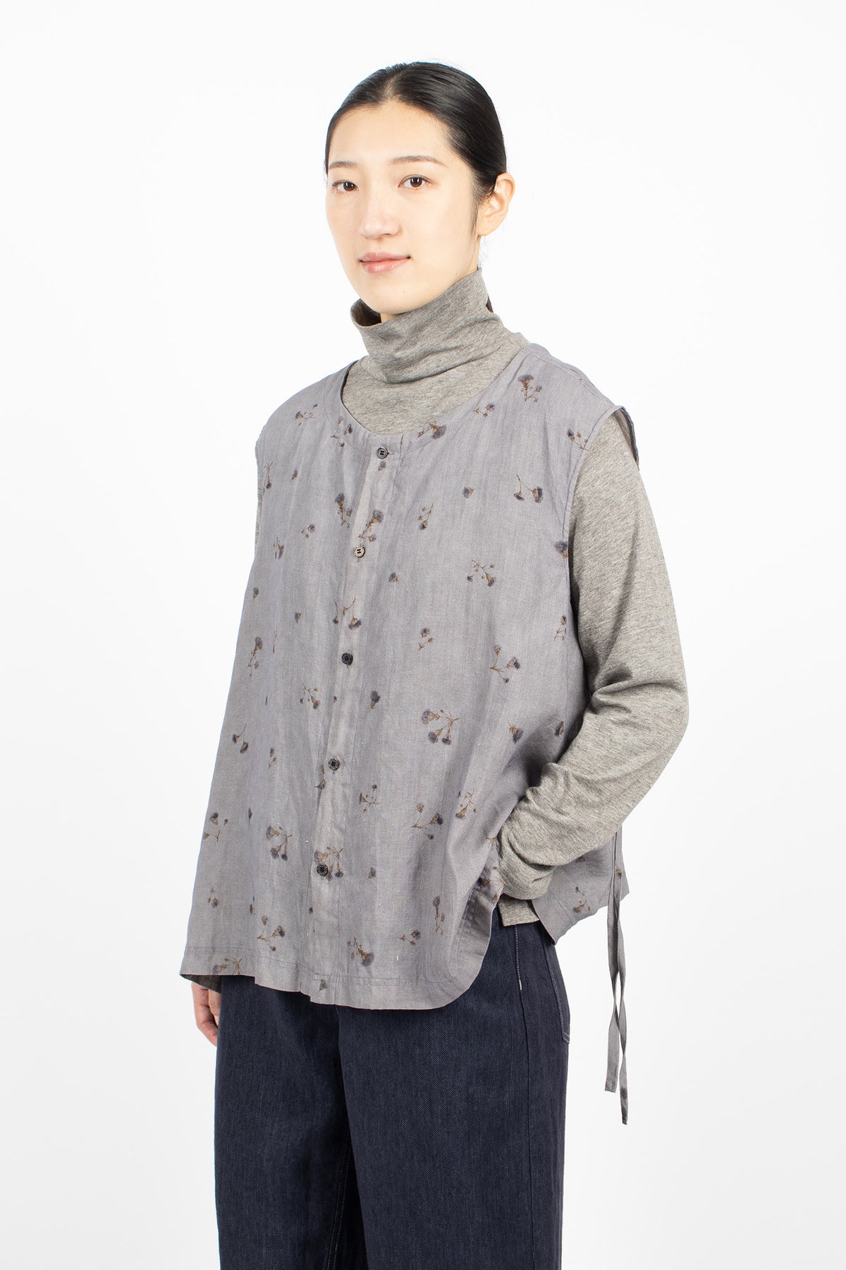 Wildflower Print Sleeveless Blouse Grey Blue
